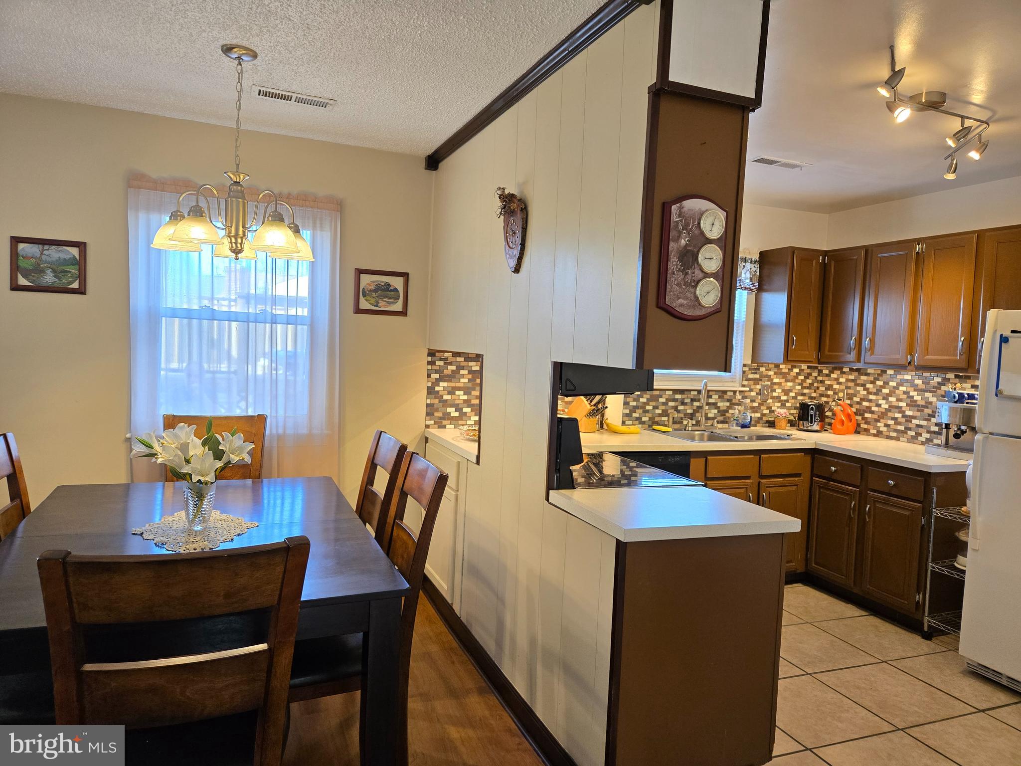 913 Spring Garden Lane Virginia Beach, VA 23452 - Photo 12 of 31 Dining/Kitchen