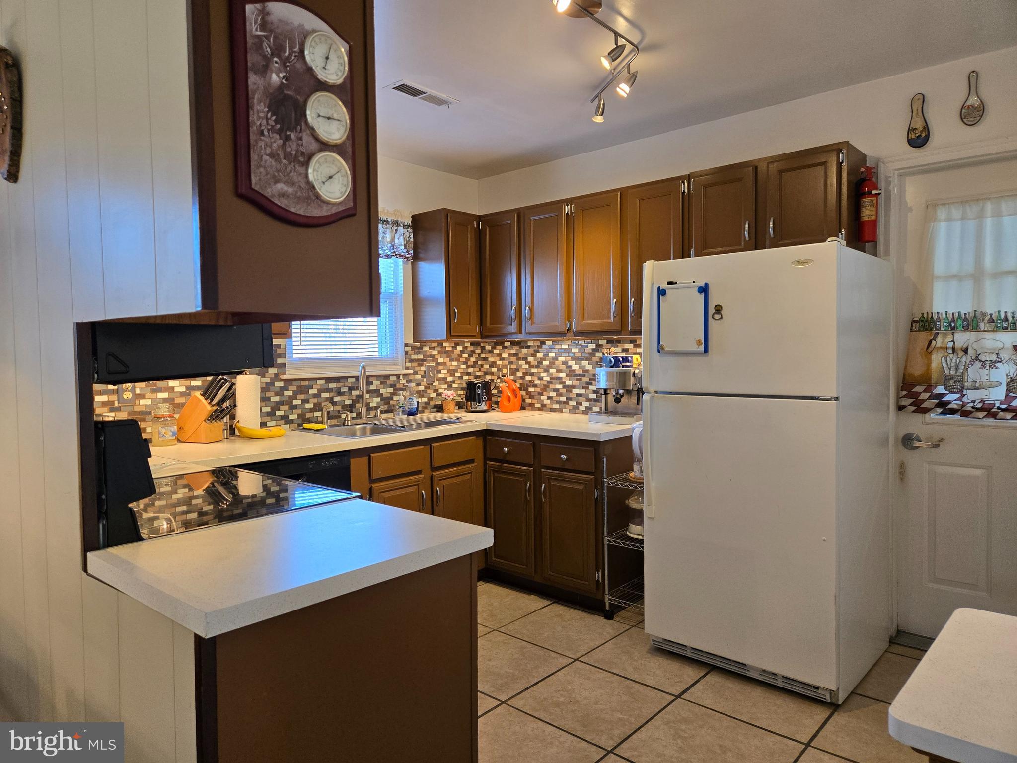 913 Spring Garden Lane Virginia Beach, VA 23452 - Photo 13 of 31 Kitchen