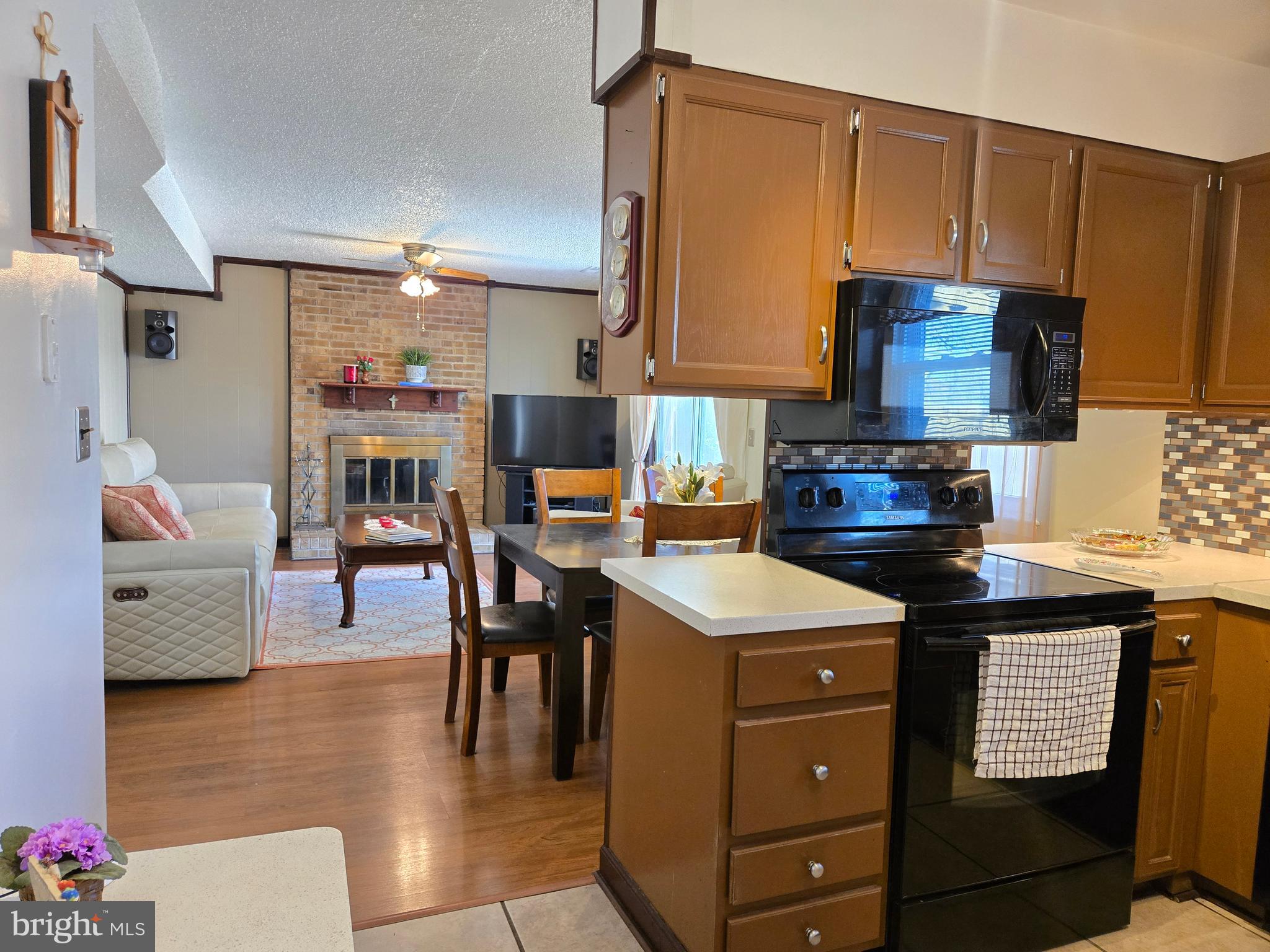 913 Spring Garden Lane Virginia Beach, VA 23452 - Photo 16 of 31 Kitchen