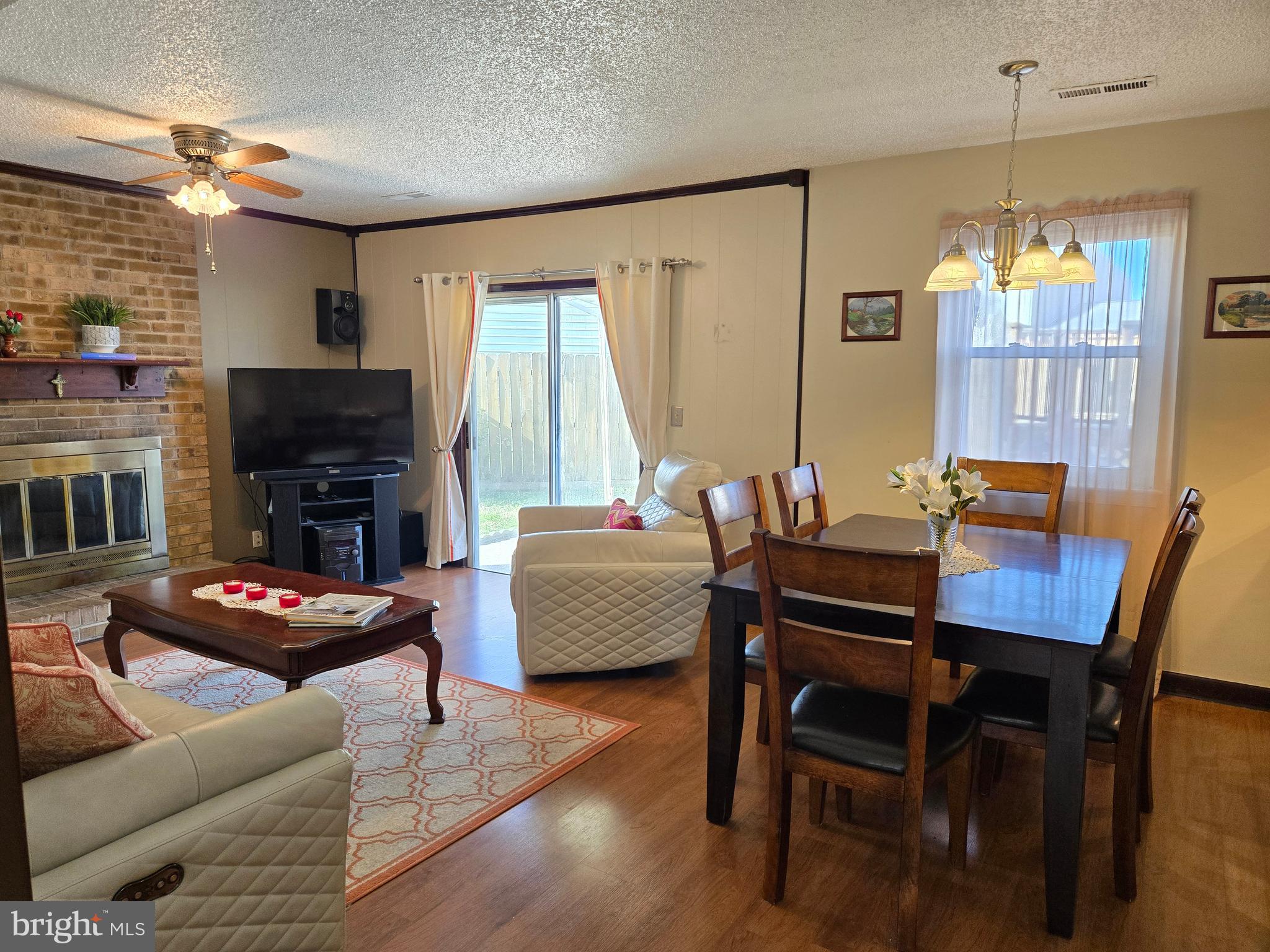 913 Spring Garden Lane Virginia Beach, VA 23452 - Photo 9 of 31 Living/Dining