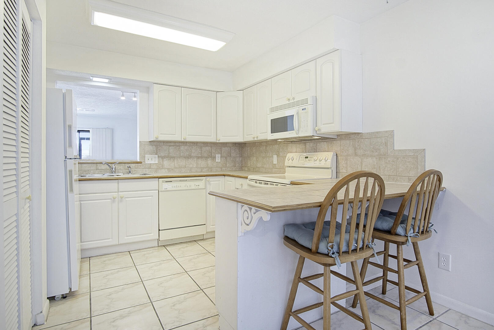 2060 Colonial Road, Unit 2 Fort Pierce, FL 34950 - Photo 7 of 30 Photo Apr 26 2025, 10 19 13 AM