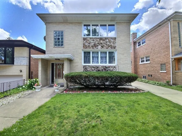 $2,100 | 5421 West Windsor Avenue, Unit 2, Chicago, IL 60630
