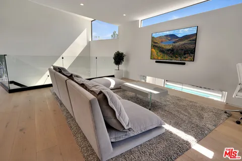 $71,500 | 1368 Beckwith Avenue, Los Angeles, CA 90049