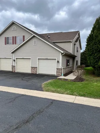 $324,900 | 2112 Pine Ridge Court, Unit H, Grafton, WI 53024