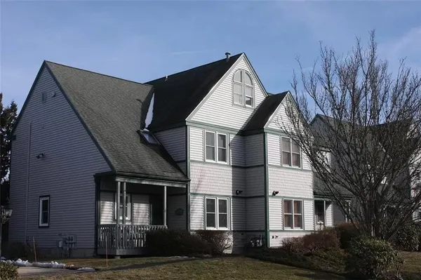 $3,300 | 70 Houston Avenue, Unit 70, Newport, RI 02840