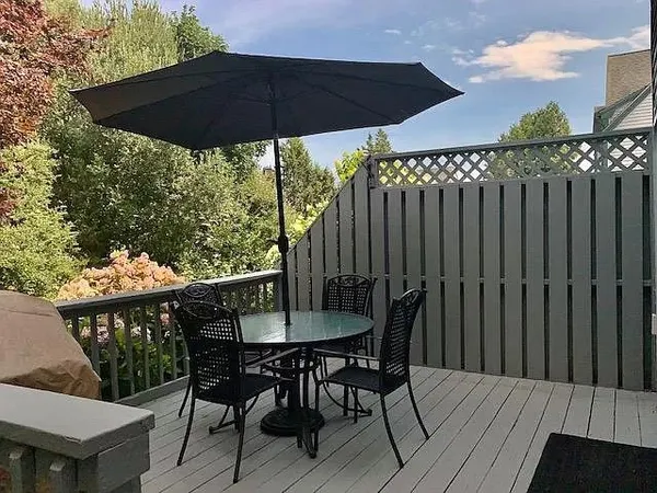 $3,300 | 70 Houston Avenue, Unit 70, Newport, RI 02840