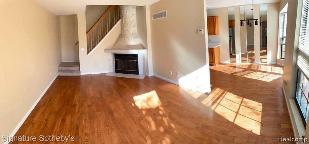 22262 Pondview, Unit 19 Novi, MI 48375 - Photo 6 of 29