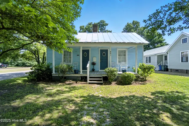 $300,000 | 401 East Queen Street, Edenton, NC 27932