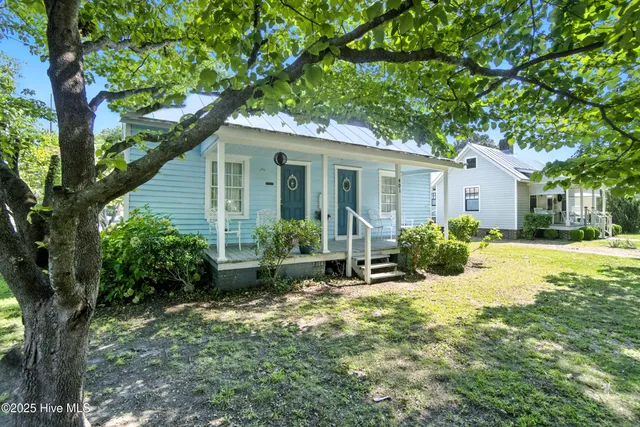 $300,000 | 401 East Queen Street, Edenton, NC 27932
