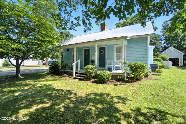 $300,000 | 401 East Queen Street, Edenton, NC 27932