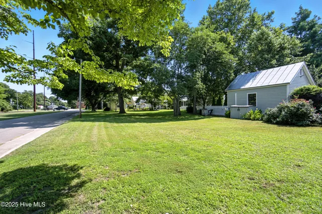 $300,000 | 401 East Queen Street, Edenton, NC 27932