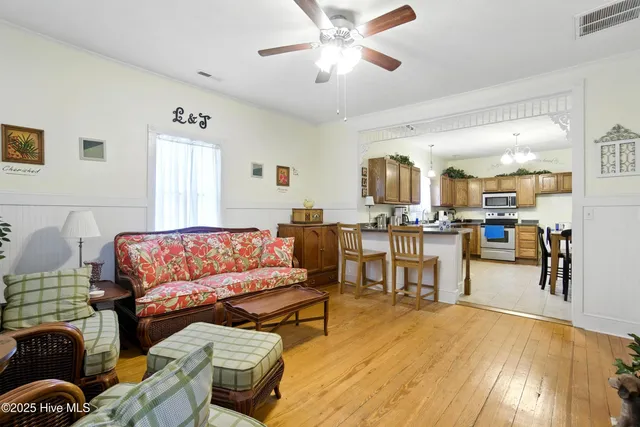 $300,000 | 401 East Queen Street, Edenton, NC 27932