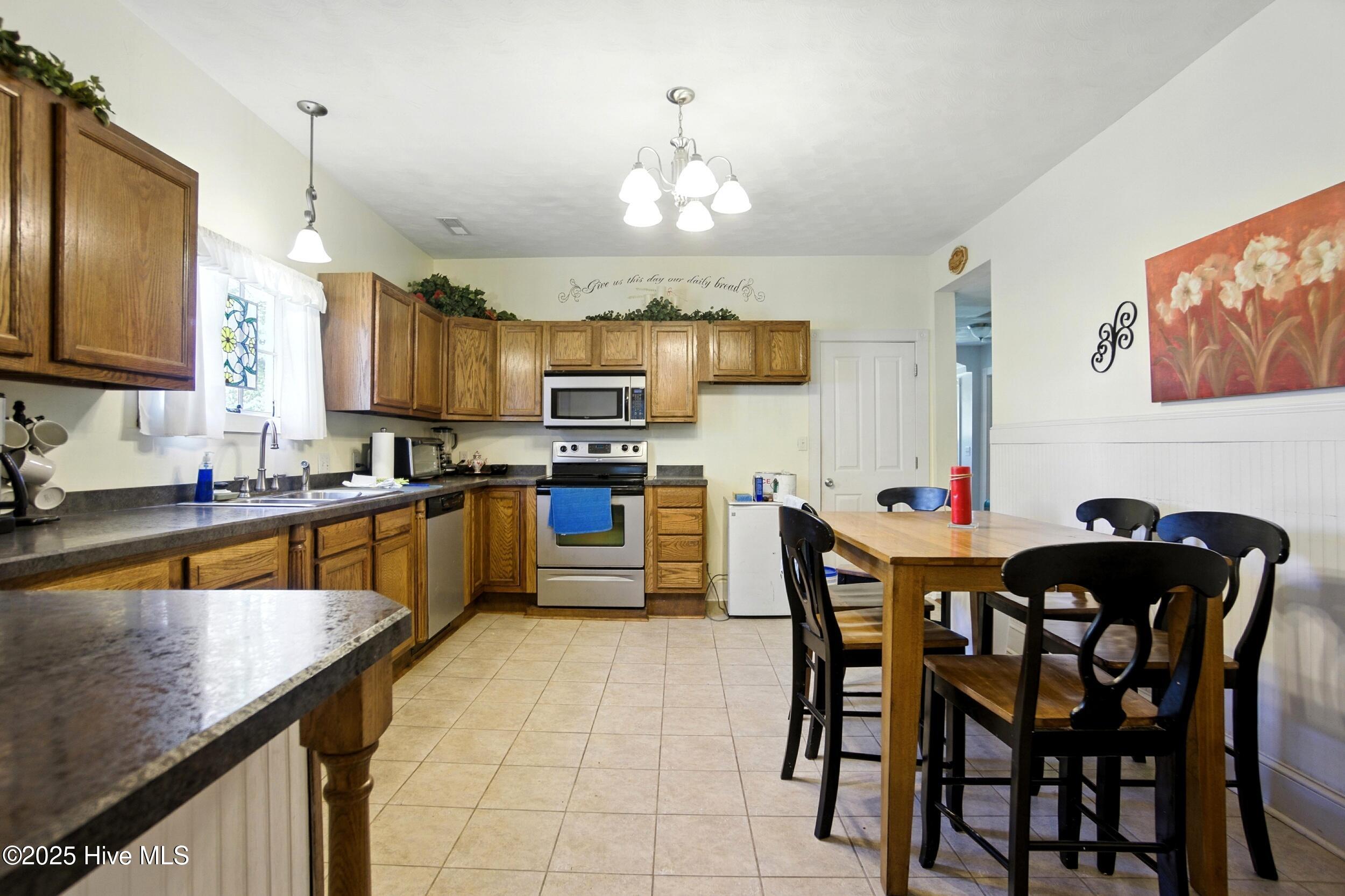 401 East Queen Street Edenton, NC 27932 - Photo 5 of 30 C1