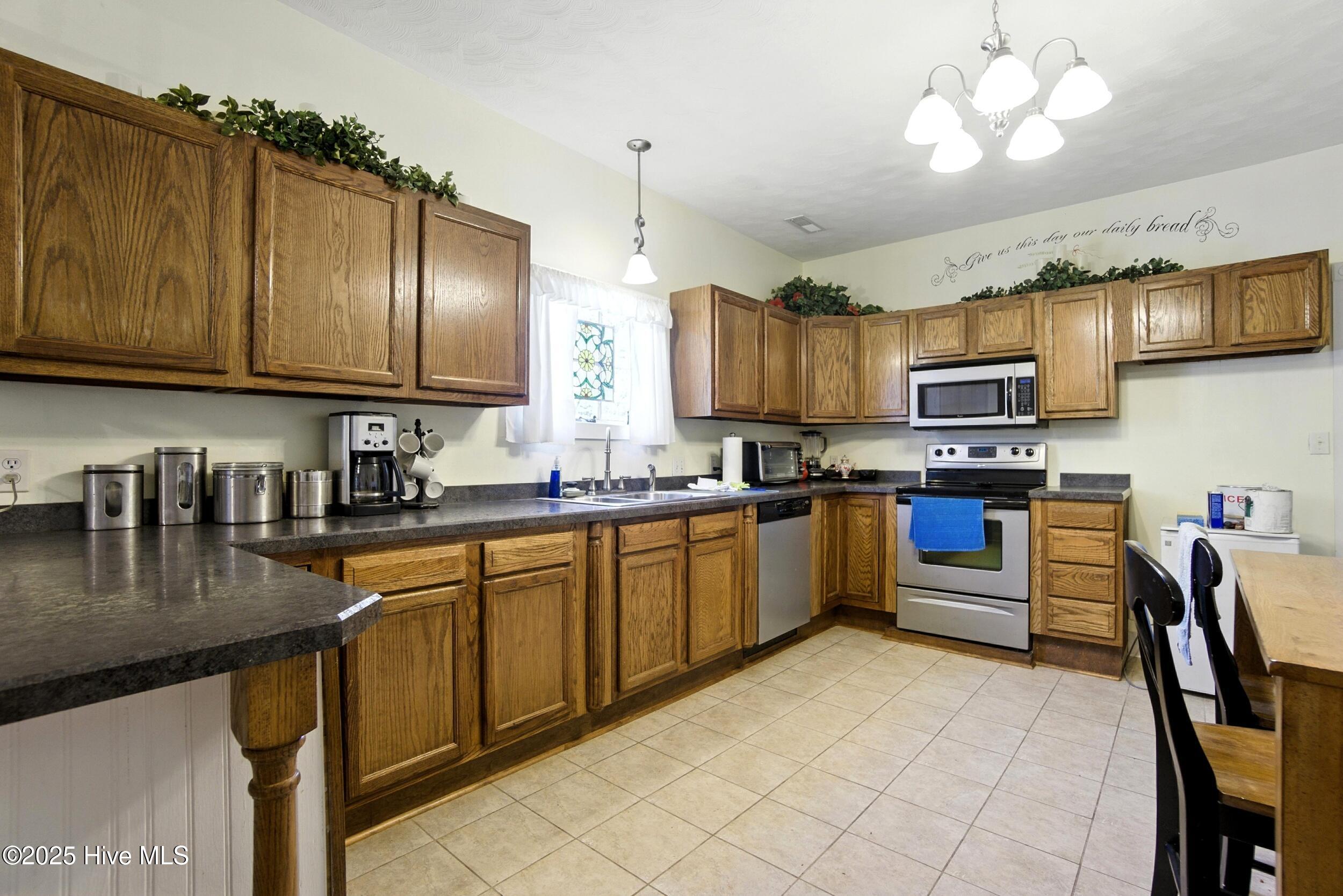 401 East Queen Street Edenton, NC 27932 - Photo 6 of 30 C2