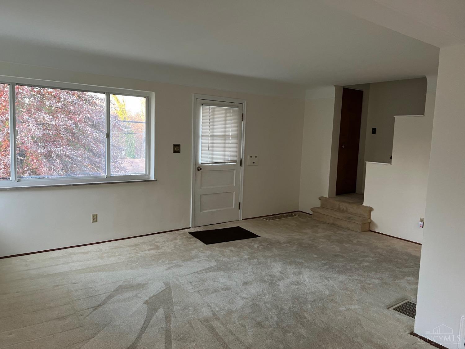 4291 Foley Road Cincinnati, OH 45238 - Photo 5 of 6