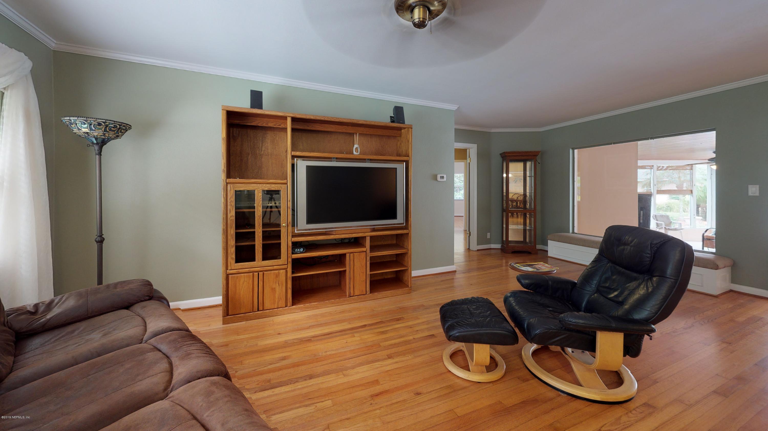 3643 Hilliard Road Jacksonville, FL 32217 - Photo 15 of 55 97Living-Room(5)
