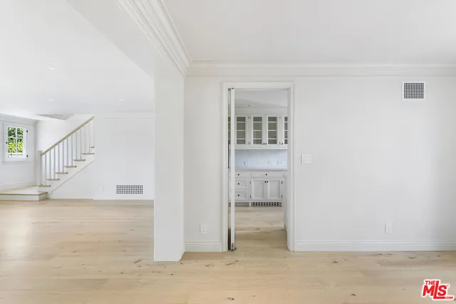 a view of entryway with bathroom