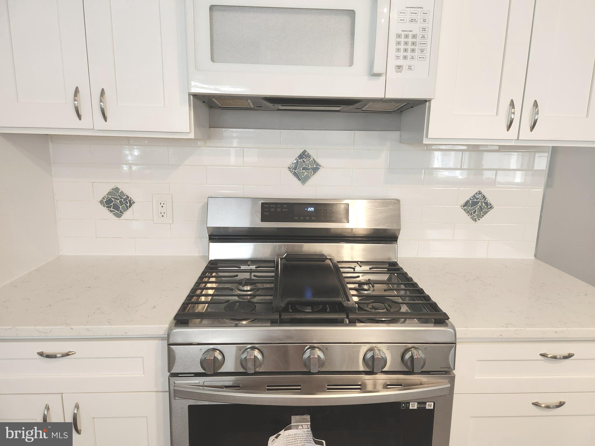 121 Eaton Road Pennsville, NJ 08070 - Photo 10 of 36 Update to the backsplash