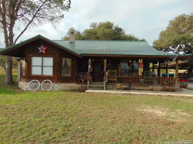 $995,000 | 969 Walter White Ranch Road, Leakey, TX 78873