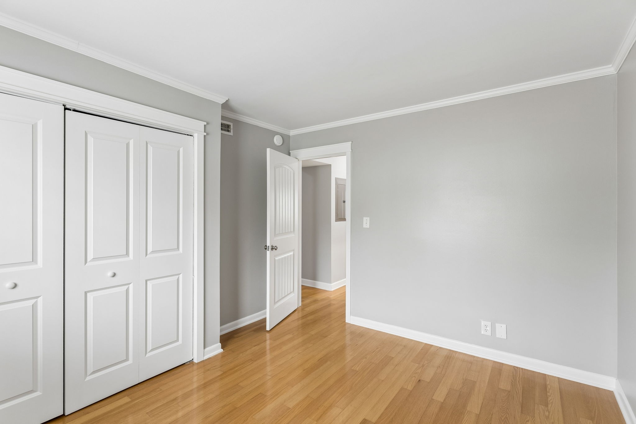 1900 Richard Jones Road, Unit M4 Nashville, TN 37215 - Photo 12 of 16 a view of an empty room with wooden floor