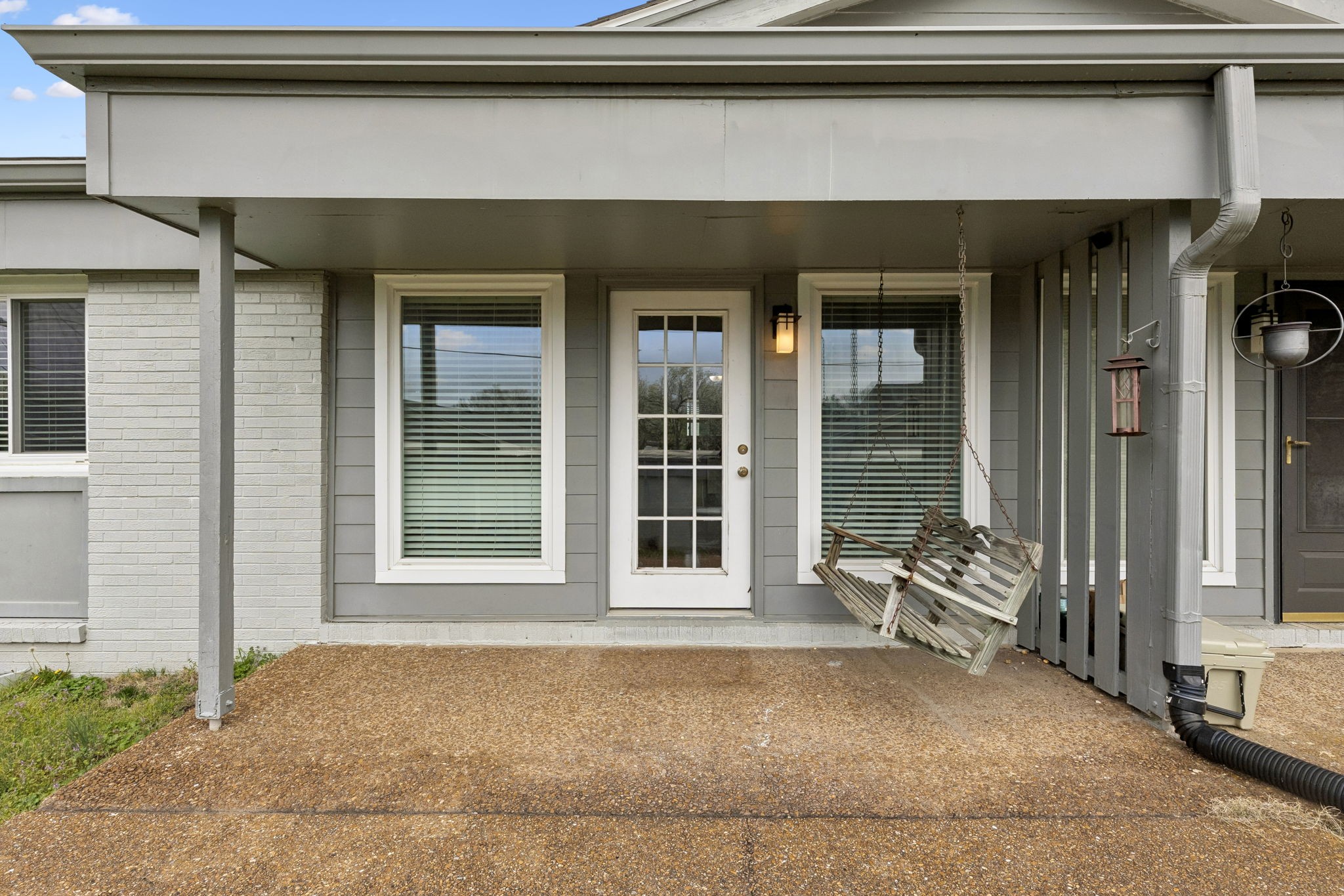 1900 Richard Jones Road, Unit M4 Nashville, TN 37215 - Photo 14 of 16 a house with a outdoor space