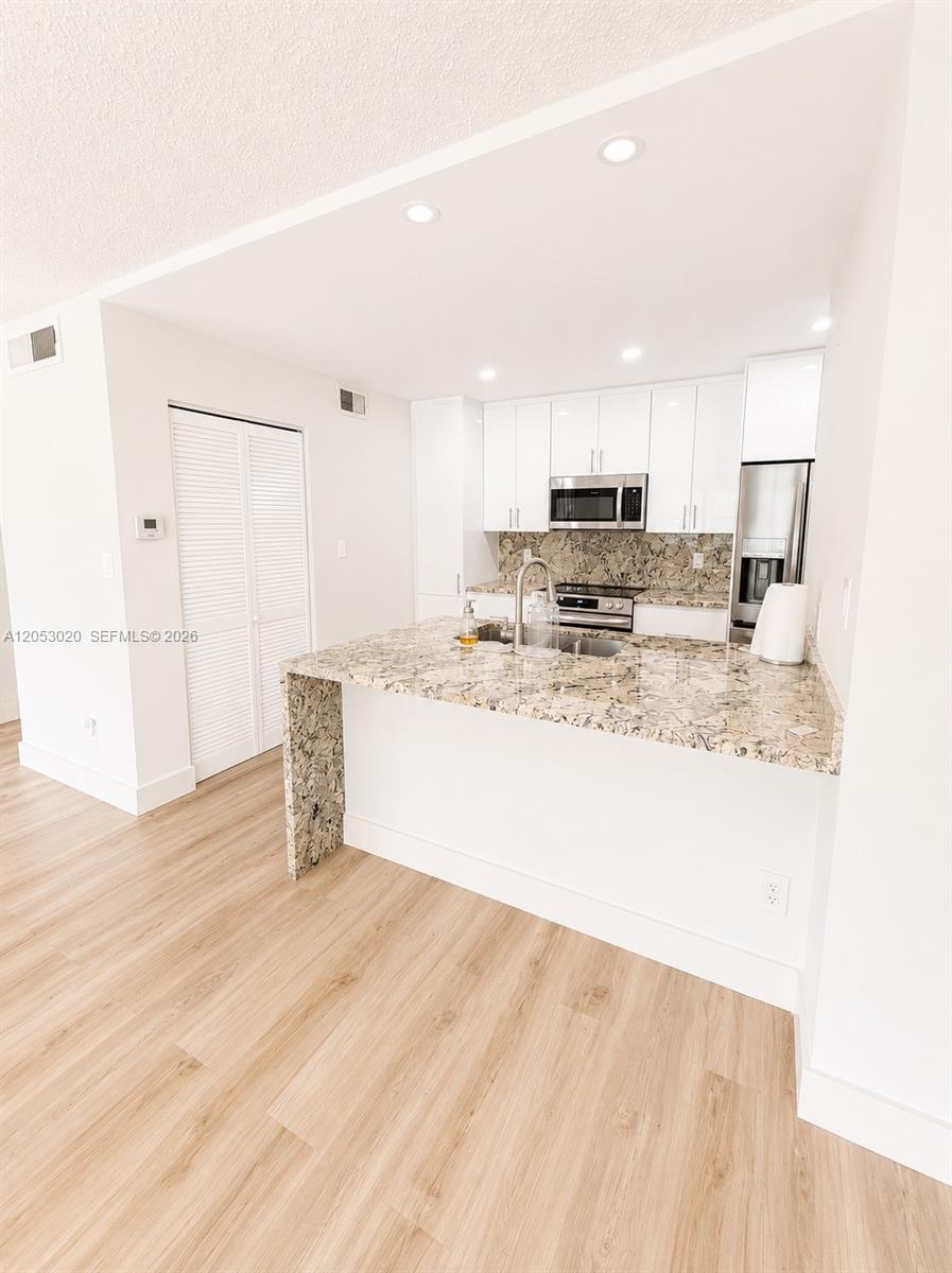530 South Park Road, Unit 2411 Hollywood, FL 33021 - Photo 8 of 31