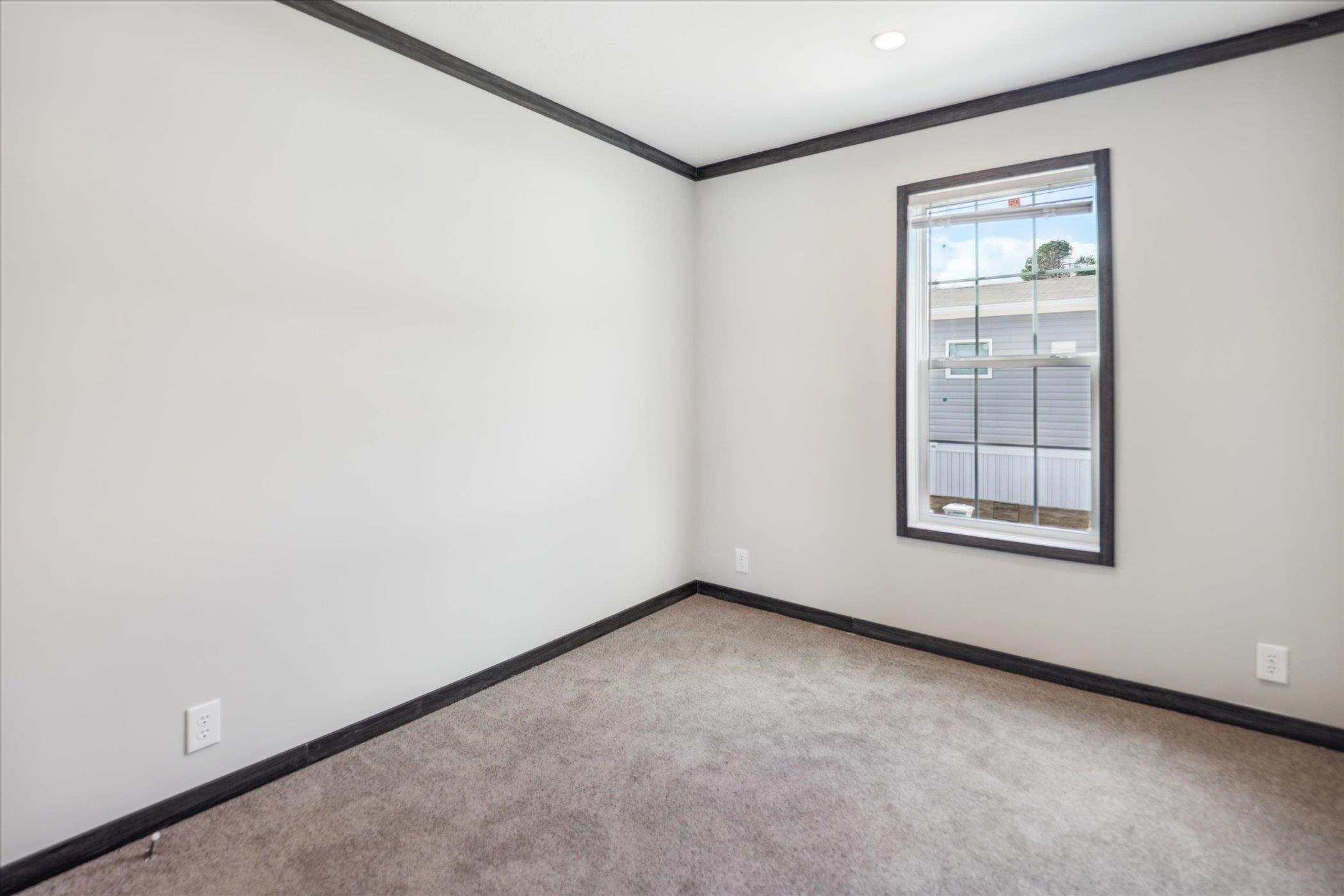 4046 Hinge Gate Lane Memphis, TN 38128 - Photo 16 of 24 an empty room with a window