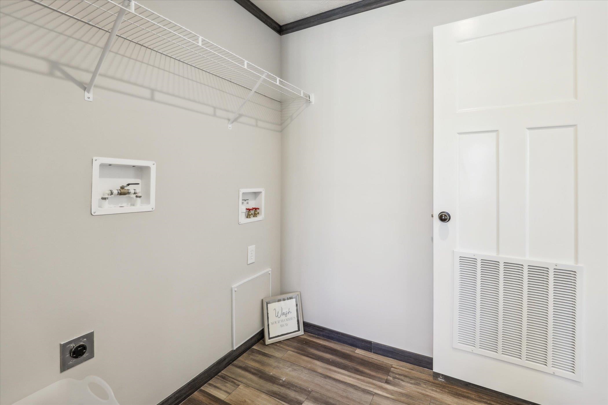 4046 Hinge Gate Lane Memphis, TN 38128 - Photo 23 of 24 a view of a room with wooden floor