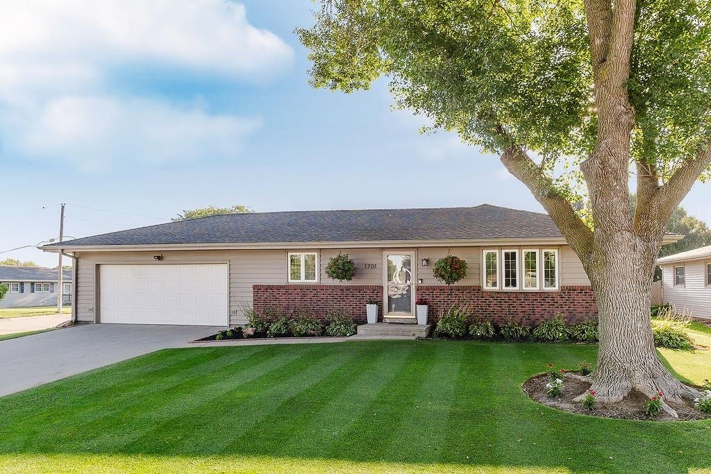 1701 Imperial Road Norfolk, NE 68701 - Photo 1 of 50 Gallery Image 1