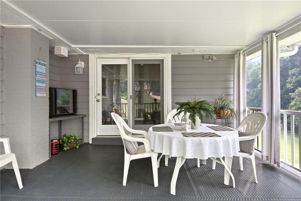 308 Maple Road Pittsburgh, PA 15239 - Photo 15 of 47 Gallery Image 15