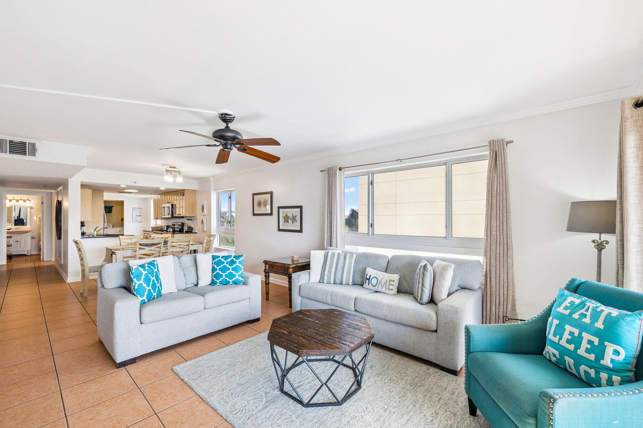 1008 Highway 98, Unit 31 Destin, FL 32541 - Photo 6 of 30 Living Room