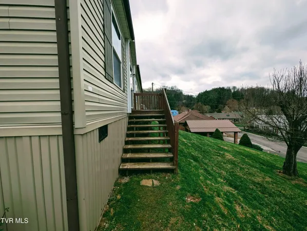 $122,000 | 129 Grandview Drive, Clintwood, VA 24228