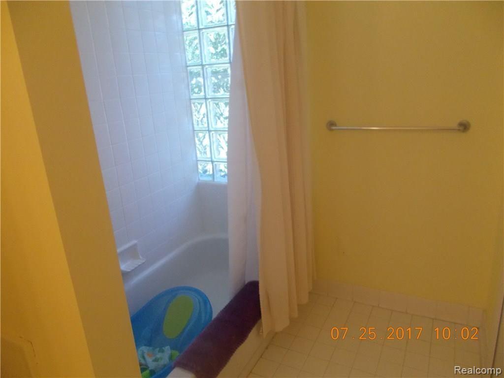 3488 Wakefield Road Berkley, MI 48072 - Photo 30 of 36