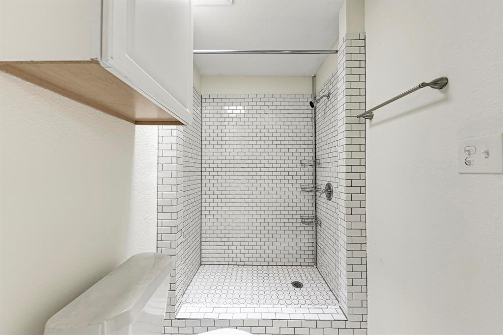 1010 West 23rd Street, Unit 2 Austin, TX 78705 - Photo 10 of 12 Photos were taken when property was vacant