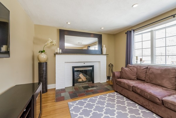 40 Downing Road Peabody, MA 01960 - Photo 3 of 29 Gallery Image 3