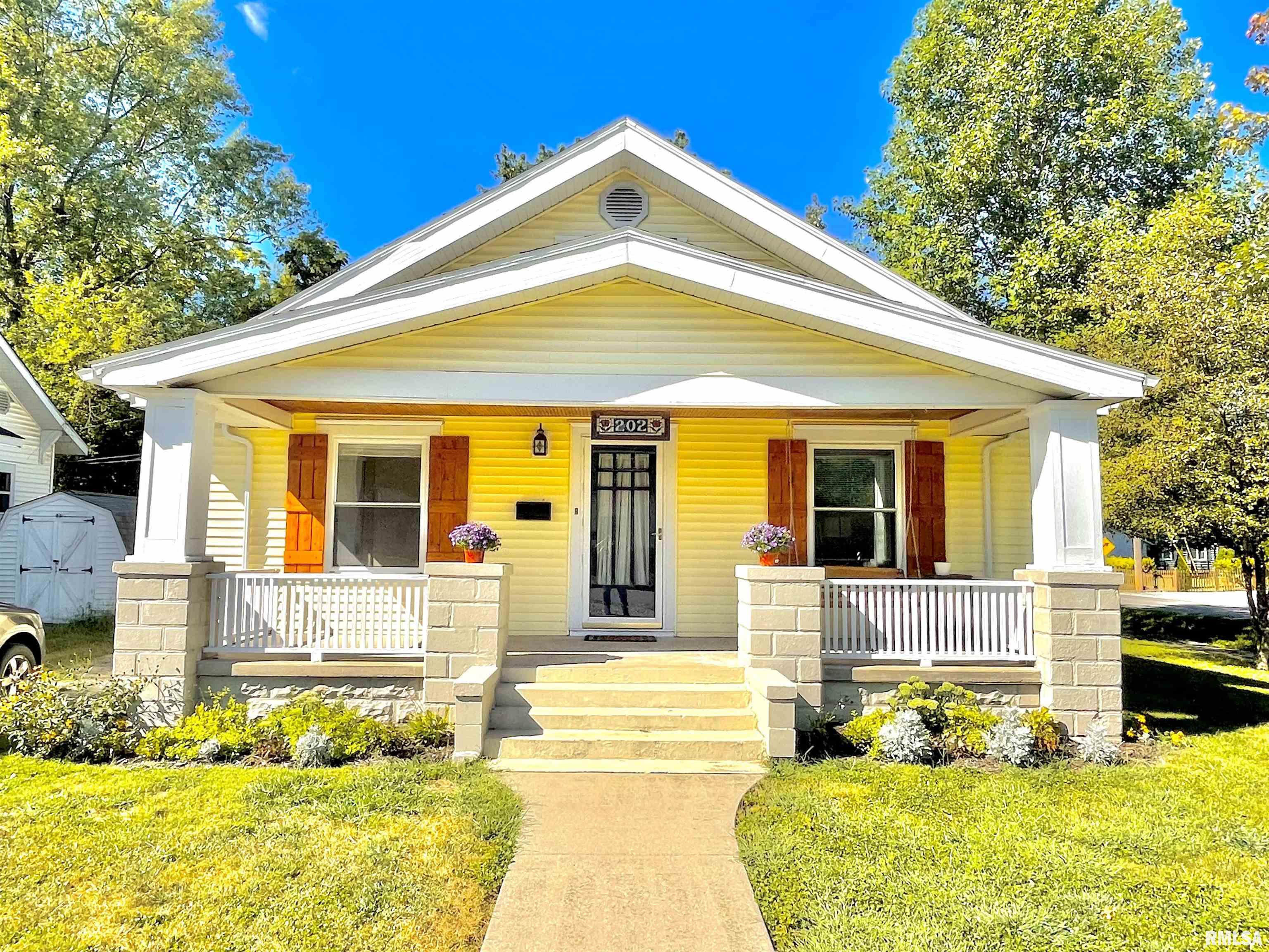 202 West 7th Street Flora, IL 62839 - Photo 1 of 50 Gallery Image 1
