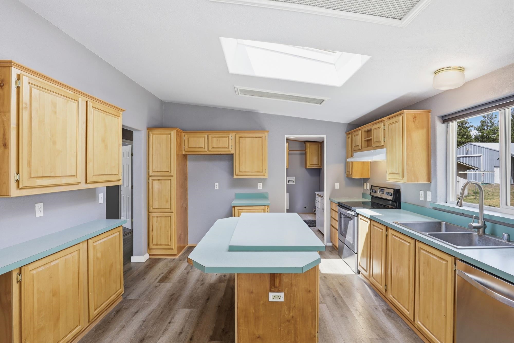 18507 South Nevada Street Spangle, WA 99031 - Photo 10 of 46