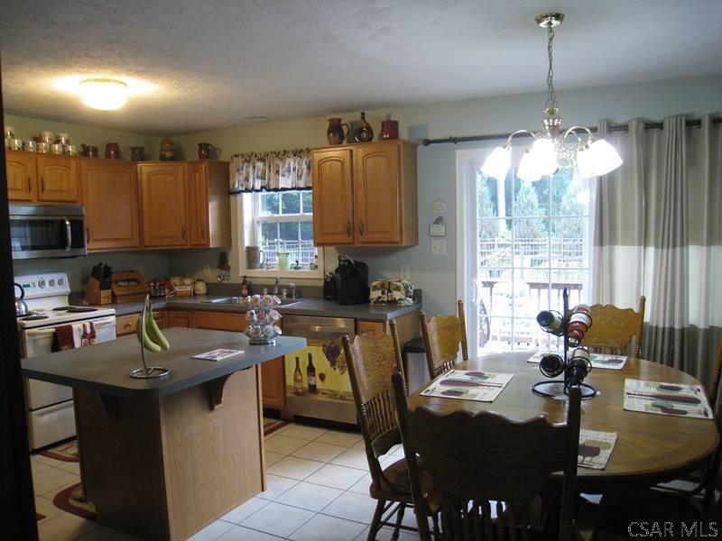 1607 Rodgers Avenue Cresson, PA 16630 - Photo 8 of 34