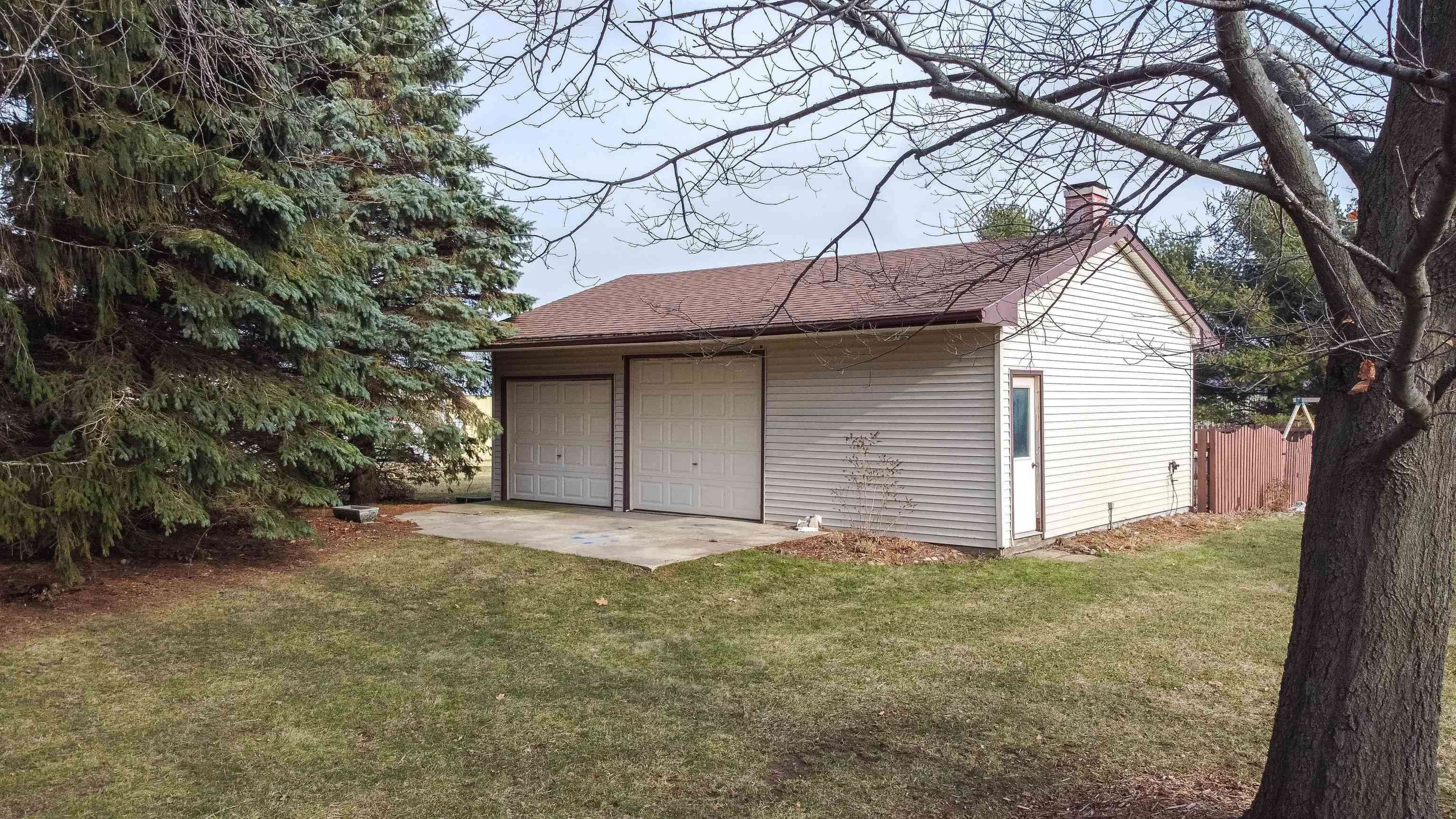 5178 Shattuck Road Belvidere, IL 61008 - Photo 41 of 46 a house with yard in front of it