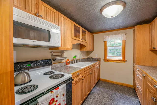 $299,900 | 14 Blt Lane, Farmingdale, ME 04344