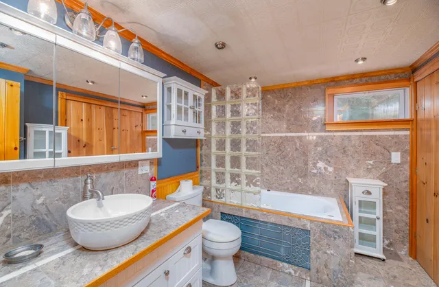 $299,900 | 14 Blt Lane, Farmingdale, ME 04344