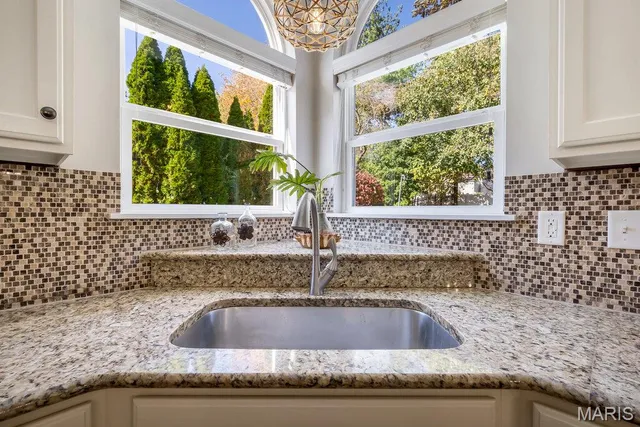 $699,900 | 365 Remington Way Drive, Ballwin, MO 63021