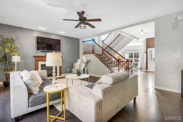 $699,900 | 365 Remington Way Drive, Ballwin, MO 63021