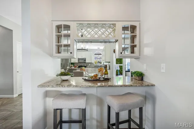 $699,900 | 365 Remington Way Drive, Ballwin, MO 63021