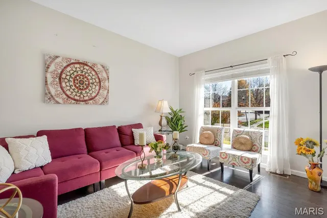 $699,900 | 365 Remington Way Drive, Ballwin, MO 63021