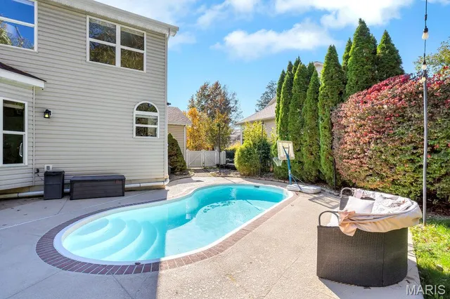 $699,900 | 365 Remington Way Drive, Ballwin, MO 63021