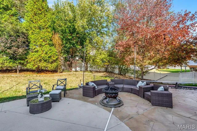 $699,900 | 365 Remington Way Drive, Ballwin, MO 63021