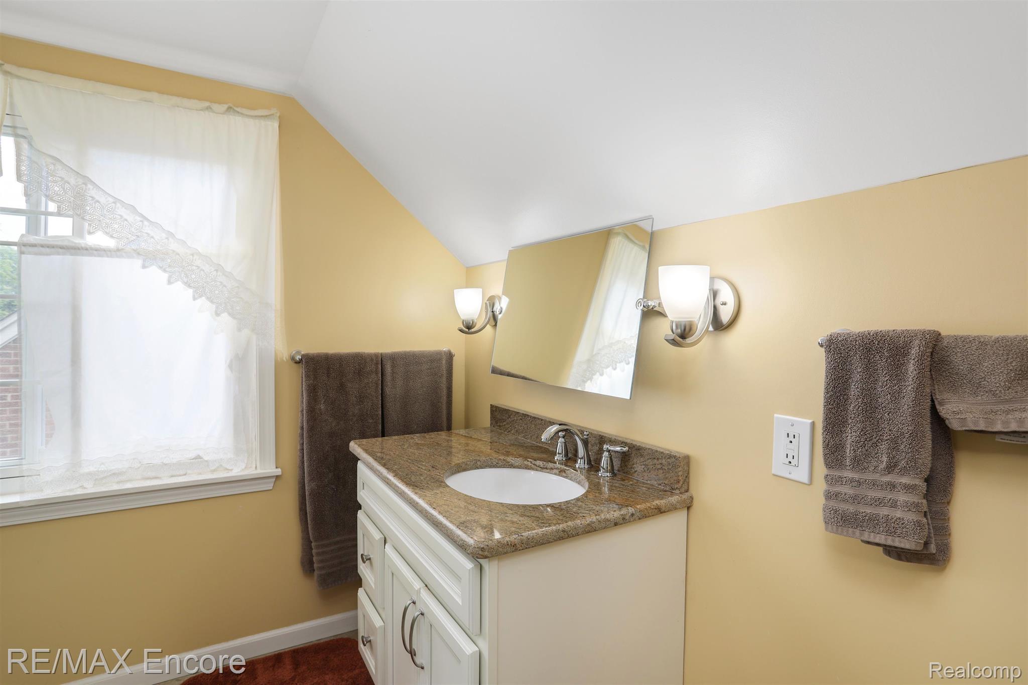 2350 Manchester Road Birmingham, MI 48009 - Photo 26 of 36 Gallery Image 26