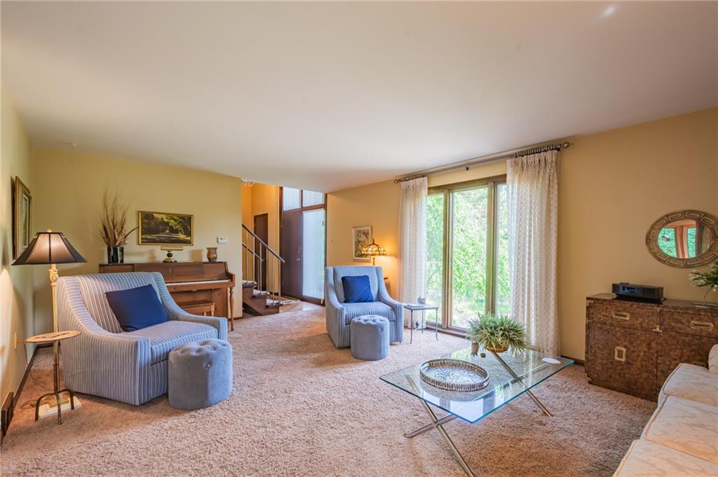 552 Harrogate Road Pittsburgh, PA 15241 - Photo 3 of 25 Gallery Image 3
