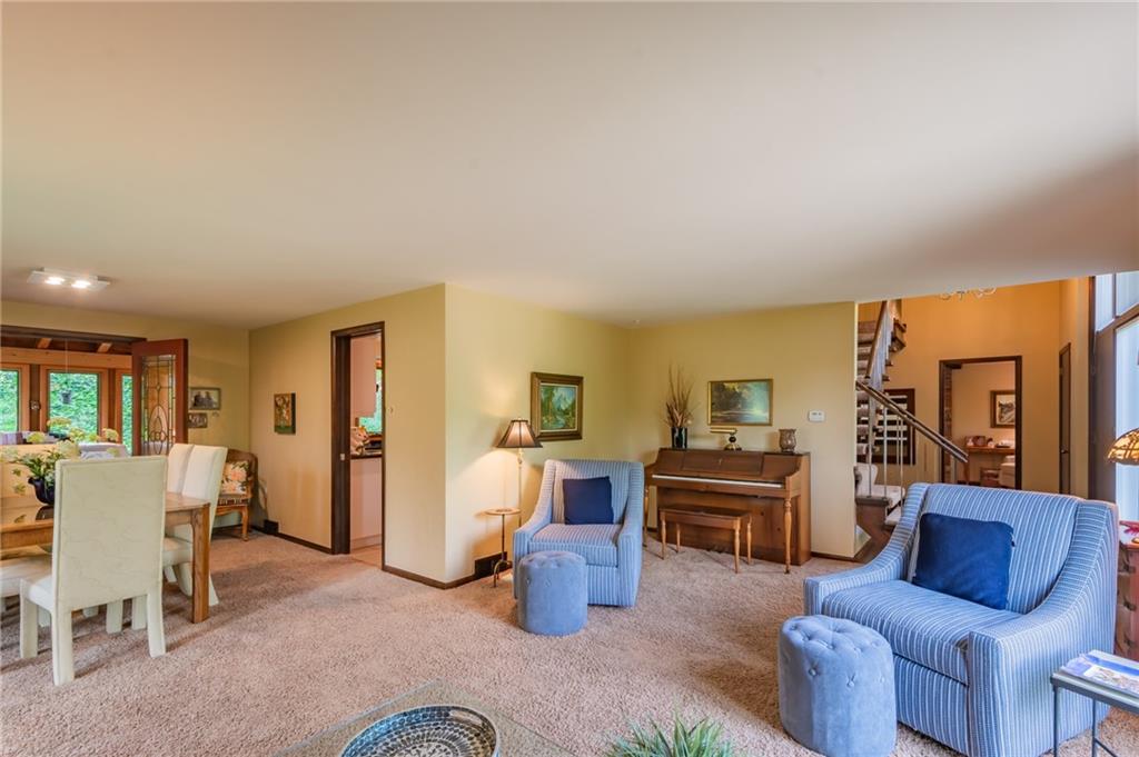 552 Harrogate Road Pittsburgh, PA 15241 - Photo 4 of 25 Gallery Image 4